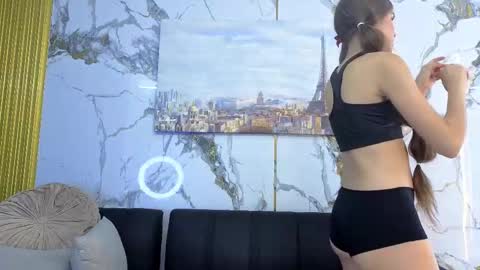 Snapshot of charlotte_skinny23_aws chatting on October 1, 6:35 pm charlotte_skinny23_aws online show from October 1, 6:35 pm