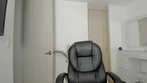 Yuli online show from May 16, 1:19 am