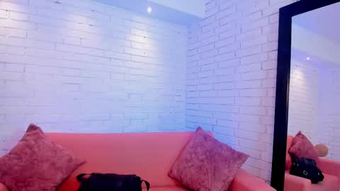 Snapshot of charlotte_whitee1 chatting on September 18, 11:31 am Charlotte Everyday From 0700 to 1300 Col Time online show from September 18, 11:31 am