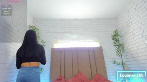 Snapshot of charlotte_whitee1 chatting on January 31, 1:45 pm Charlotte Everyday From 0700 to 1300 Col Time online show from January 31, 1:45 pm