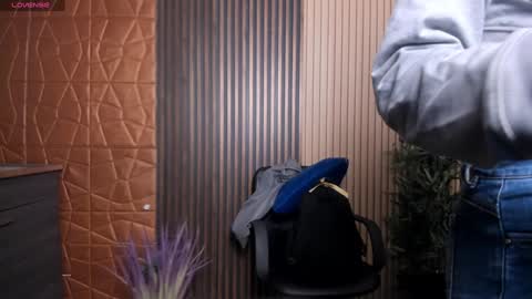 Snapshot of charlotte_whitee1 chatting on February 6, 11:09 am Charlotte Everyday From 0700 to 1300 Col Time online show from February 6, 11:09 am