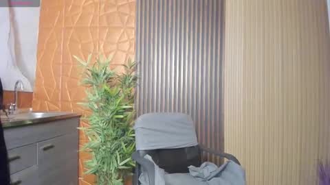 Snapshot of charlotte_whitee1 chatting on February 17, 11:02 am Charlotte Everyday From 0700 to 1300 Col Time online show from February 17, 11:02 am