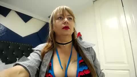 Snapshot of charlottee_brown2 chatting on February 25, 11:54 am C H A R L O T T E online show from February 25, 11:54 am