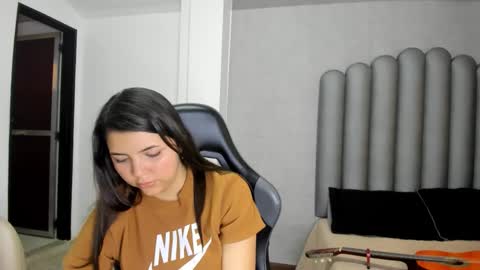 charlottee_starr online show from January 8, 8:46 pm