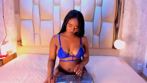    online show from October 5, 10:15 pm