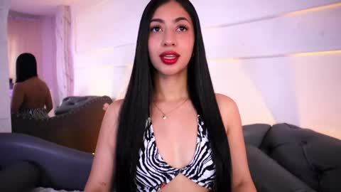 Lauren Rus online show from May 18, 12:33 pm