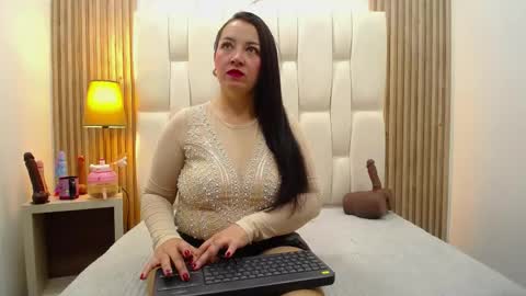 Charlotte  Schmidt online show from April 28, 11:36 am
