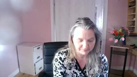 chealsiek online show from May 20, 7:22 pm