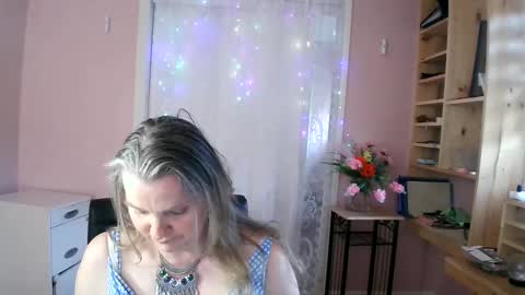 chealsiek online show from May 18, 9:10 pm