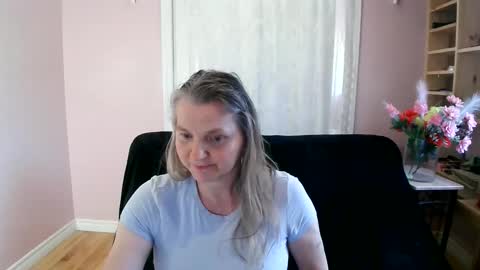 chealsiek online show from May 21, 8:29 pm