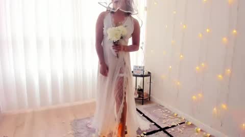 Snapshot of cheek_chic12 chatting on February 13, 9:17 pm Regina Phalange online show from February 13, 9:17 pm