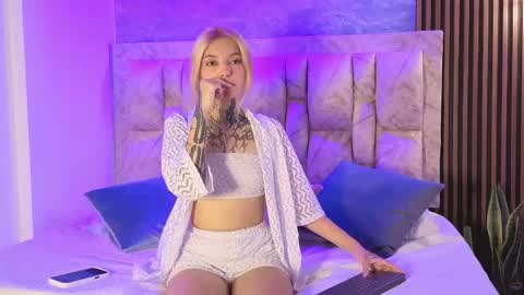 chelsea_dalea online show from April 30, 8:57 pm