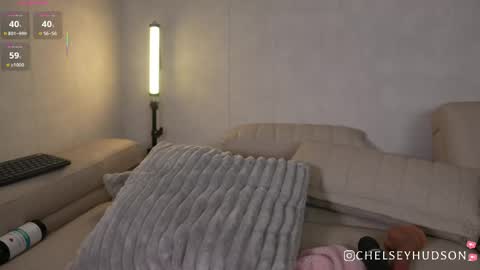 chelsey_hudson online show from May 22, 11:58 pm