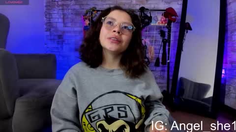     online show from December 18, 11:59 am