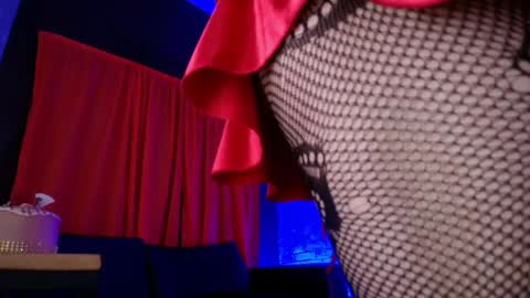     online show from May 14, 12:11 pm