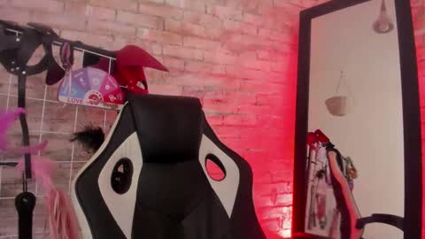     online show from December 4, 11:34 am