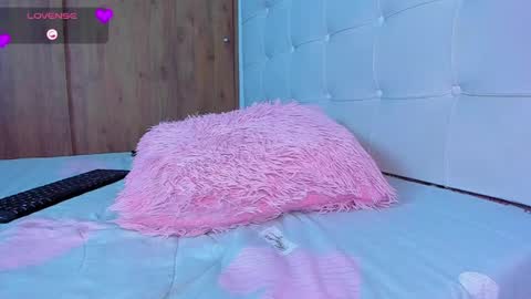 lizzy online show from May 3, 5:22 am