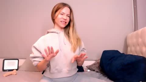 Anna online show from October 20, 4:54 pm