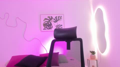 C H E R R Y online show from October 29, 12:20 pm