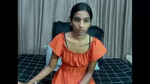 leah online show from December 18, 5:04 am