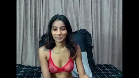 leah online show from December 20, 5:25 am