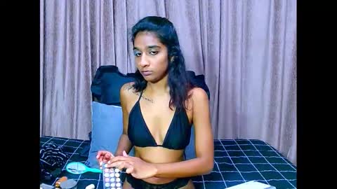 leah online show from December 13, 5:49 am