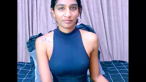 leah online show from December 30, 5:26 am