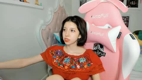 cherrycute666 online show from May 6, 3:43 am