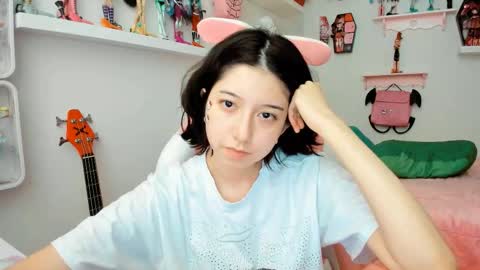 cherrycute666 online show from December 3, 10:56 pm