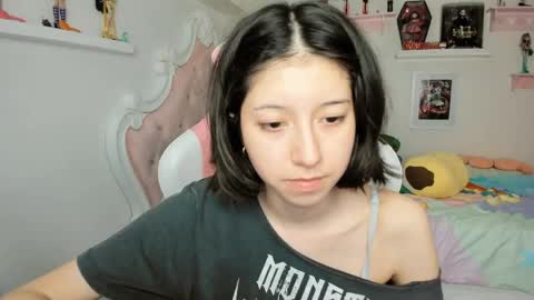 cherrycute666 online show from May 3, 1:31 am