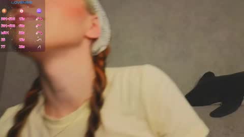 Lysia online show from May 11, 4:04 pm