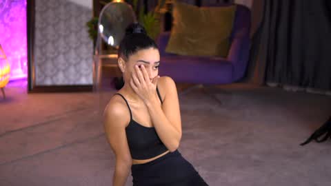 Snapshot of cherryselena chatting on January 4, 7:55 pm Selena online show from January 4, 7:55 pm
