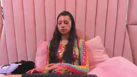 cherrysweetl_ online show from June 26, 2:07 pm
