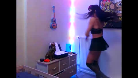 cheyennel online show from November 12, 4:05 pm