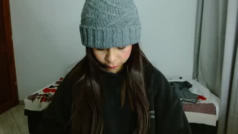 Snapshot of chiara_20 chatting on October 18, 2:14 am Airam online show from October 18, 2:14 am