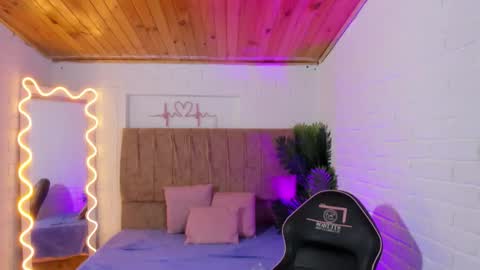 Chiara  online show from October 16, 8:00 pm