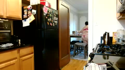 Snapshot of chicagobbw71 chatting on December 21, 1:21 pm Tee online show from December 21, 1:21 pm