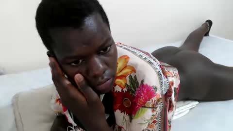 chichie_ online show from April 9, 9:15 am