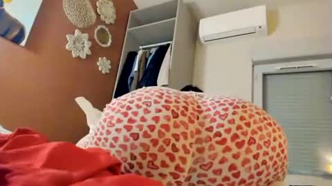 yoursensualparadise online show from October 2, 8:14 pm