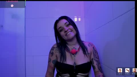 Chloeallennn  online show from May 21, 4:05 pm
