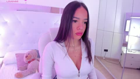 Chloe online show from January 11, 11:45 am