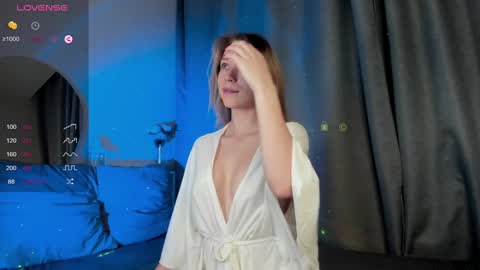 Chloe online show from February 3, 7:00 pm