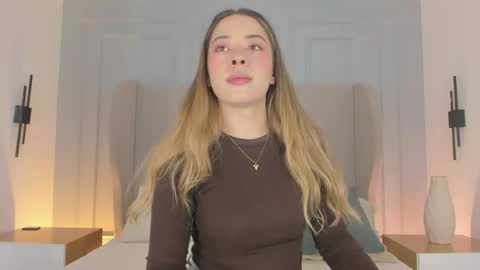 Chloe online show from May 15, 1:03 pm