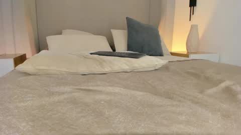 Chloe online show from May 11, 4:04 pm