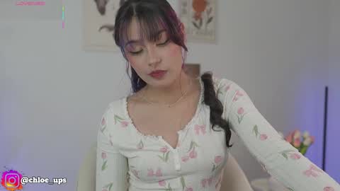 Chloe  online show from May 22, 4:32 am