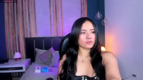 Chloe online show from May 8, 3:26 pm