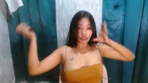 chloe and harlot online show from May 4, 8:29 am