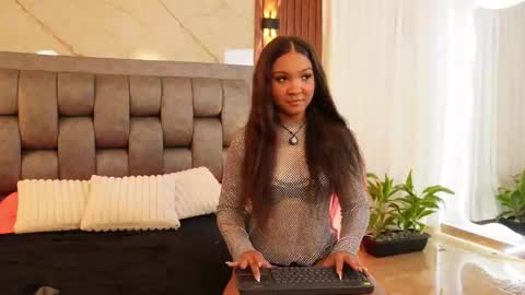 Chloe online show from February 28, 1:21 pm