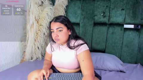 Chloe online show from November 12, 6:39 pm