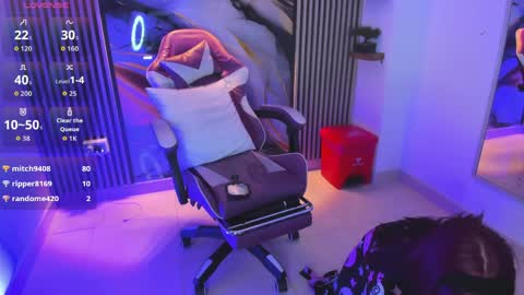 chloe_jacksonn online show from May 19, 1:56 am